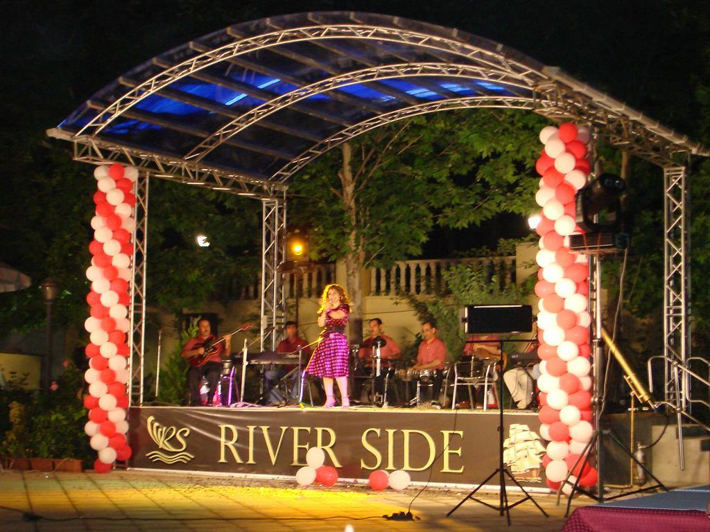 River Side Hotel Mingetjaur Exteriör bild